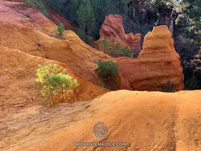 ocher-roussillon