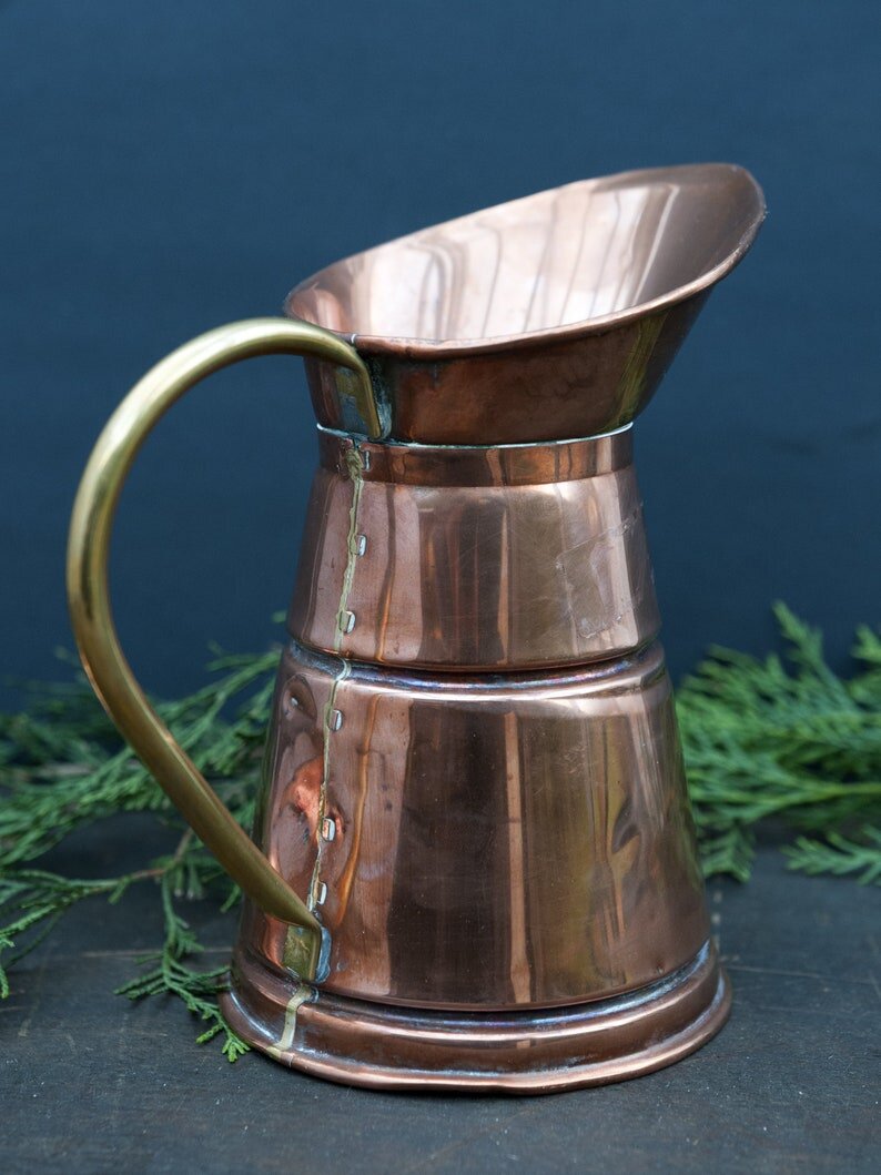 Small vintage French copper pitcher with brass handle - Brocante Ma Jolie