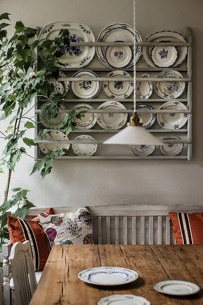 vintage plates shelf