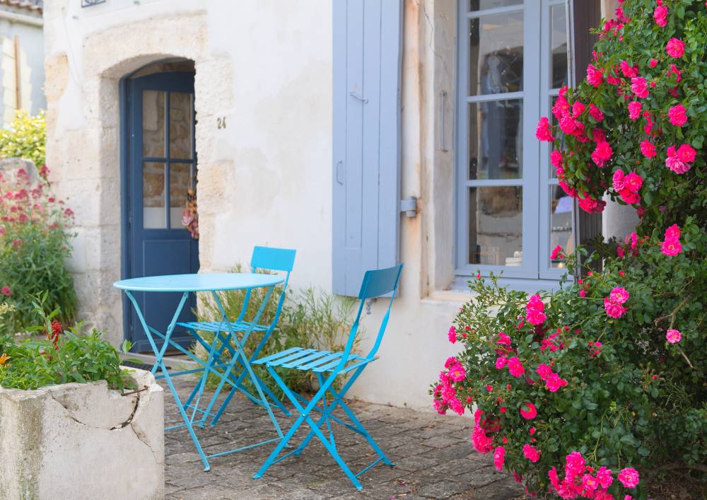 french country cottage porch