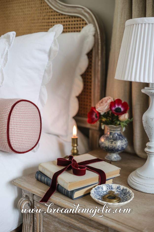 farmhouse valentine decor in bedroom
