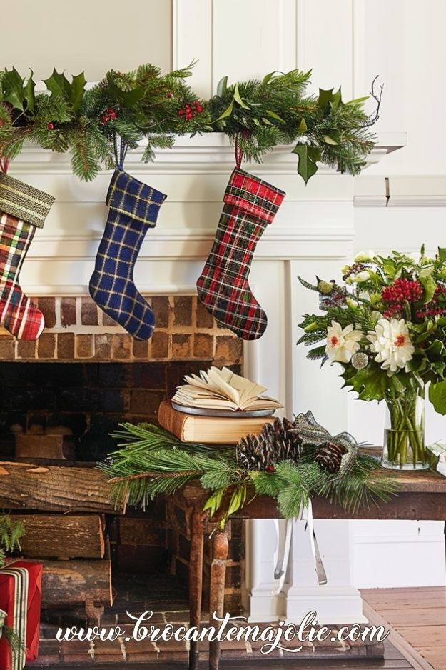 vintage christmas mantle decor