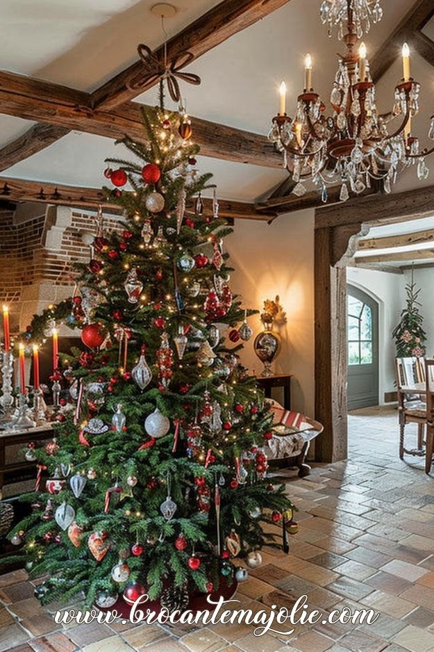 traditional-christmas-farmhouse-tree.jpg