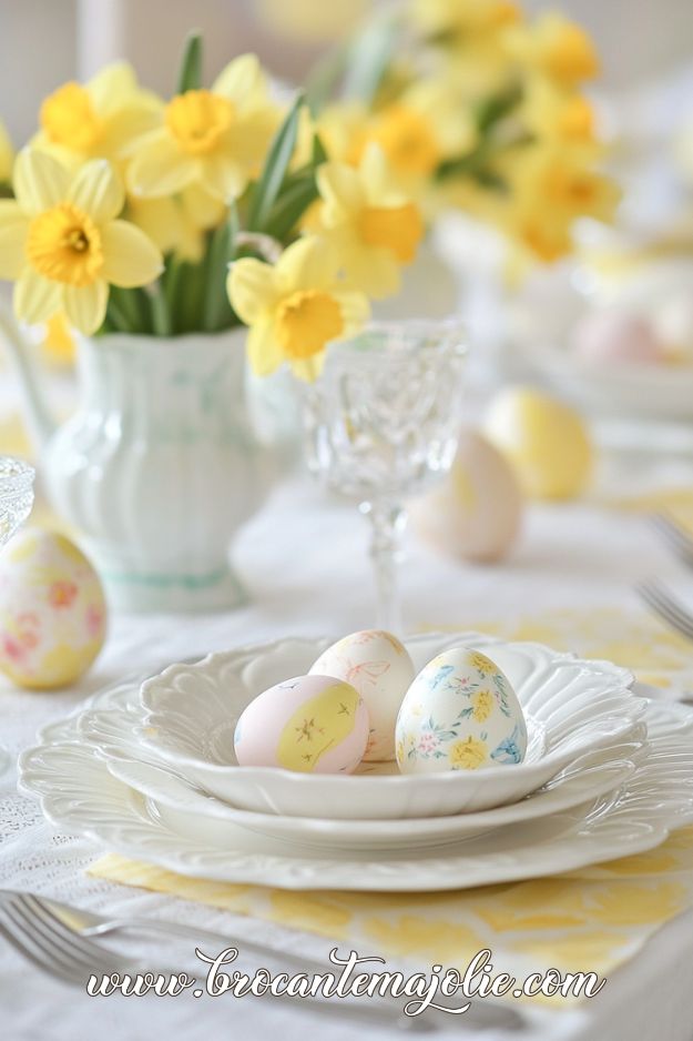 pastel and yellow easter table decorations