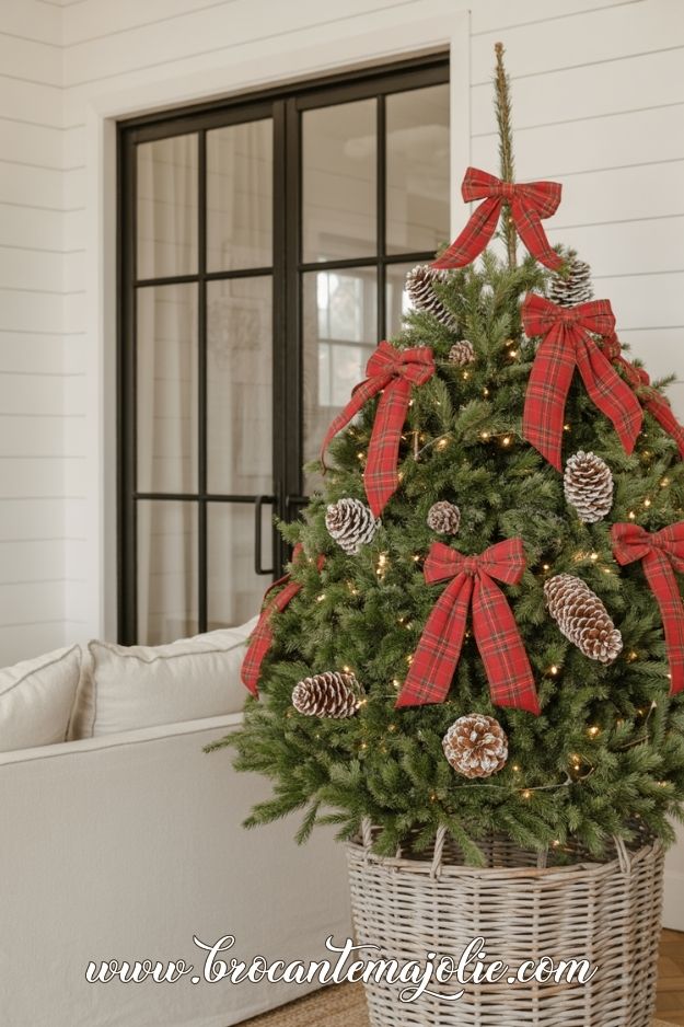 rustic farmhouse christmas tree