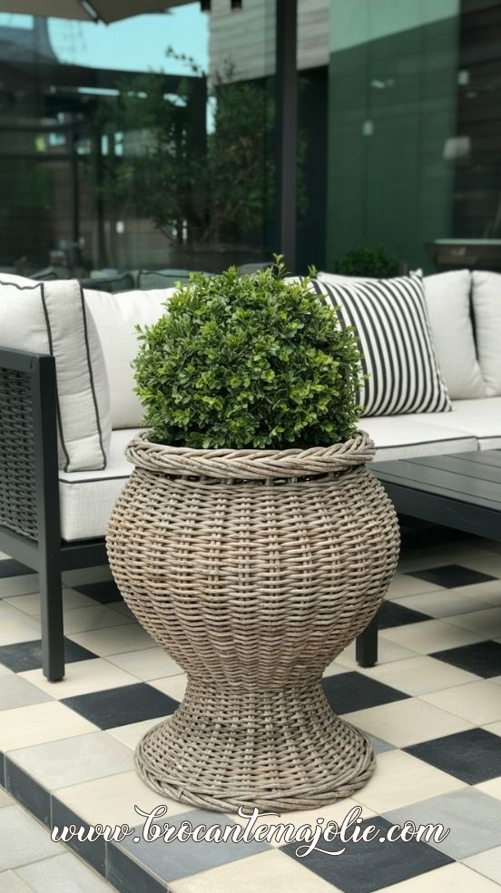 wicker planter