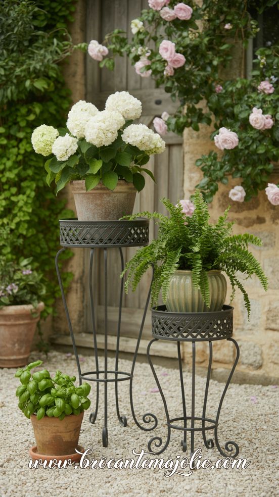 planter stand outdoor